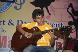 Read more about the article Unlock Your Musical Potential with Aarambh Music and Dance Academy’s Guitar Learning Course!