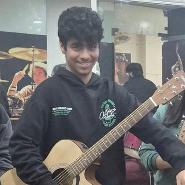 Guitar classes at Aarambh Music & Dance Academy, Rohini